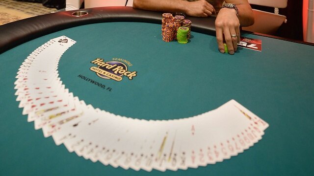 Mario Lopez Stopped By Seminole Hard Rock Hotel & Casino Hollywood Seminole Hard Rock Poker Open