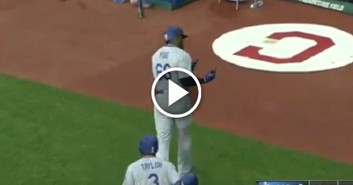 Yasiel Puig Throws Up Double Middle Fingers to Heckling Fans After Going Yard