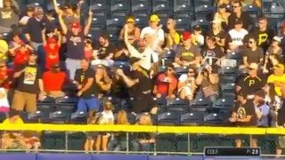 Pittsburgh Pirates Fan Launches St. Louis Cardinals Home Run Ball Into the River