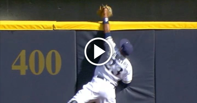Keon Broxton Reaches Over the Wall to Make Game-Saving Catch for Brewers