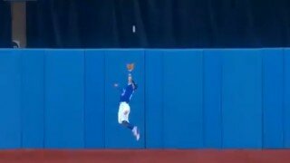 Blue Jays Outfielder Kevin Pillar Makes Another Ridiculous Catch