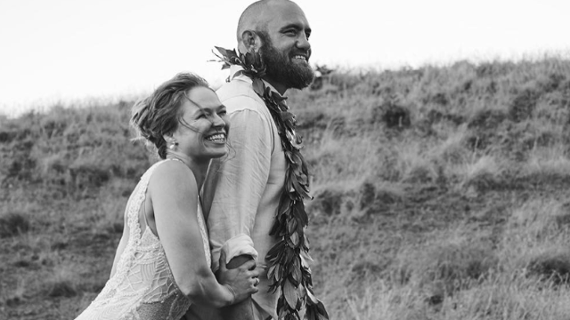 Ronda Rousey & Travis Browne Took Some Sweet Wedding Photos in Hawaii