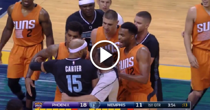 40-Year-Old Vince Carter Ejected For Purposely Clobbering Devin Booker With Elbow Strike