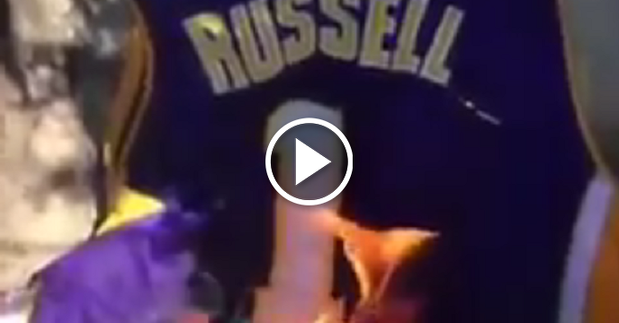 Los Angeles Lakers Fans Foolishly Burn D'Angelo Russell Jersey