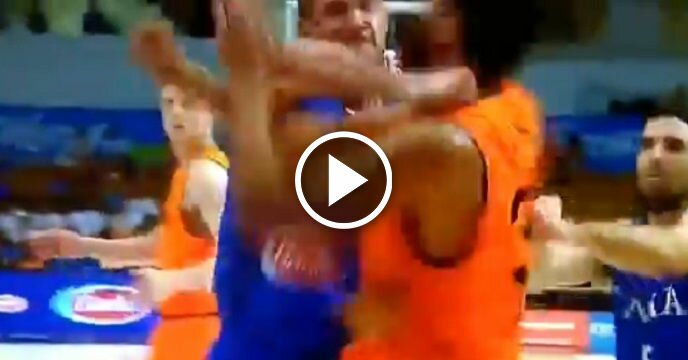 Los Angeles Clippers' Danilo Gallinari Fractures Hand Punching Opponent in the Face