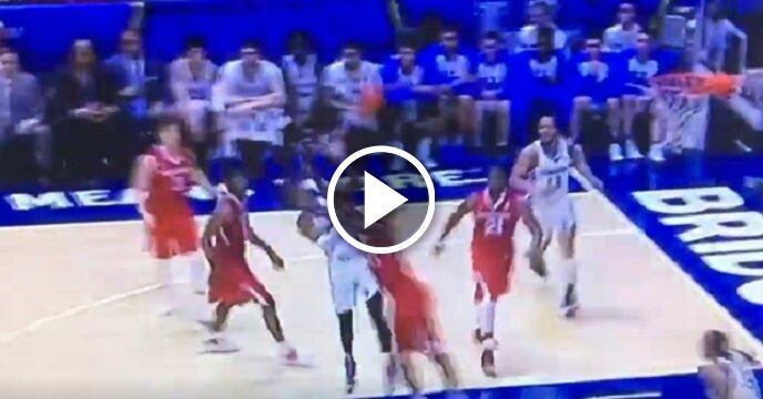 Arkansas Player Gets Tossed For Smacking Kentucky's De'Aaron Fox in the Face