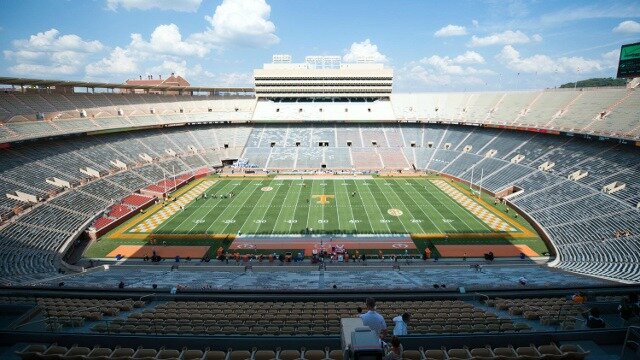 Tennessee Fans Troll Kentucky Over Checkered Endzone on Twitter