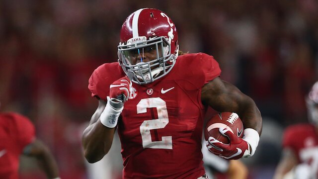 4. Derrick Henry Doesn’t Outshine The Heisman Favorite, But Still Records 2 TDs