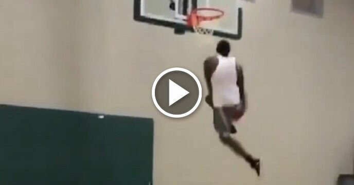 Eagles' Alshon Jeffery Throws Down Sick Between-the-Legs Dunk With Ease