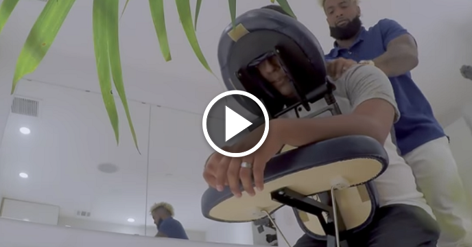 Watch: Giants' Odell Beckham Jr. Hilariously Pranks Unsuspecting Fans As Masseuse