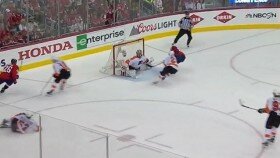 Michal Neuvirth Keeps Philadelphia Flyers In Series With Great Saves