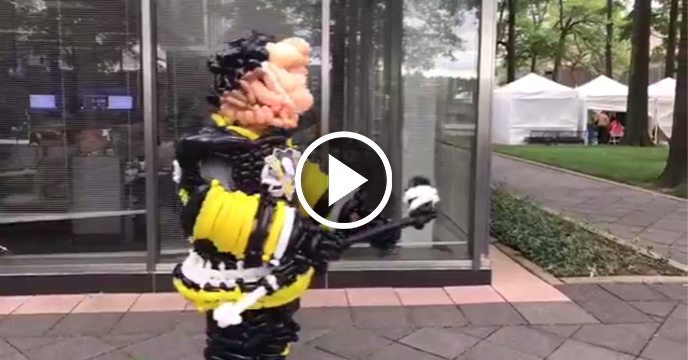 Sidney Crosby Gets Balloon Costume in Response to Predators' Inflatable Creation