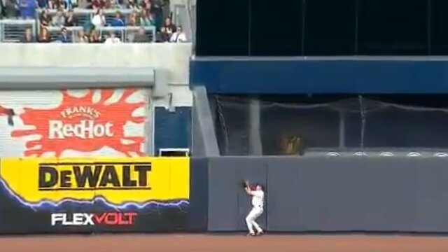 Jacoby Ellsbury Suffers Concussion, Neck Sprain After Crashing Into Wall Making Ridiculous Catch
