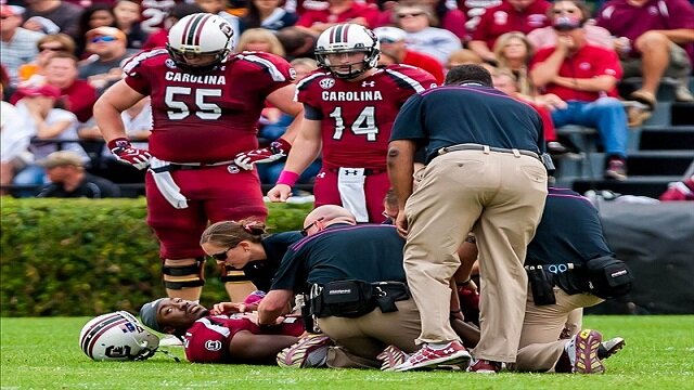 South Carolina Running Back Marcus Lattimore Carted Off the Field Following Leg Injury vs Tennessee