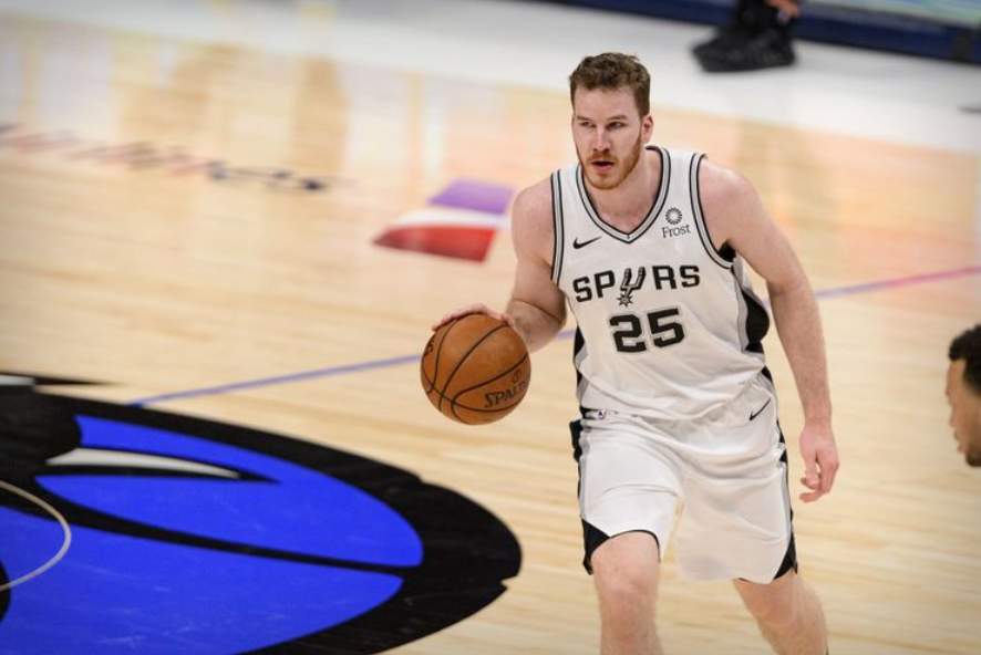 An image showing one of the white guys in the NBA