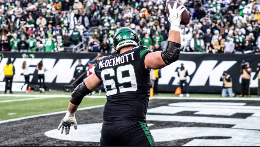 An image showing one of the tallest football player NFL